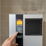 Installation von Invertern in den Bozner Wasserbrunnen - Installazione di inverter nei pozzi idrici di Bolzano