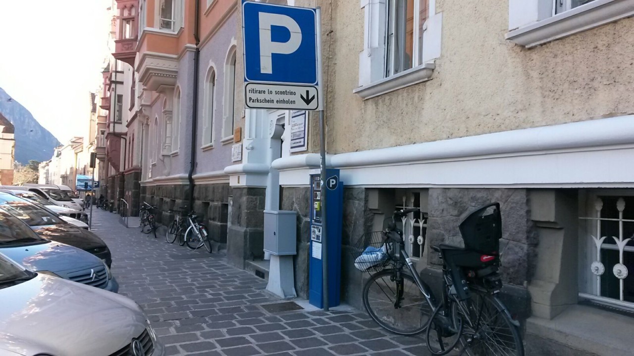 Bezahlung der blauen Parkplätze am Samstagnachmittag