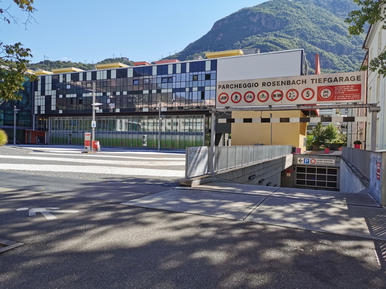 30 box auto ancora disponibili al parcheggio Rosenbach