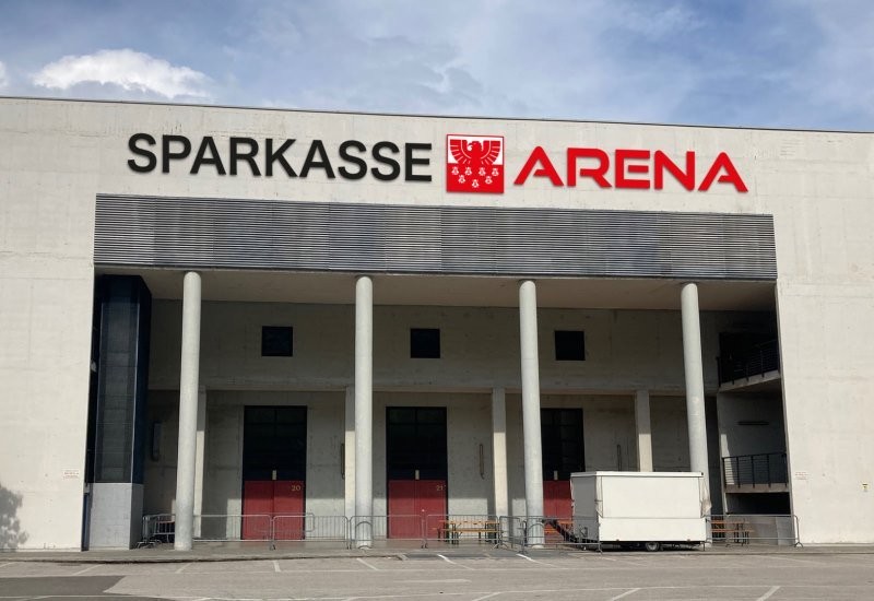 Die "Eiswelle“ wird „Sparkasse Arena”
