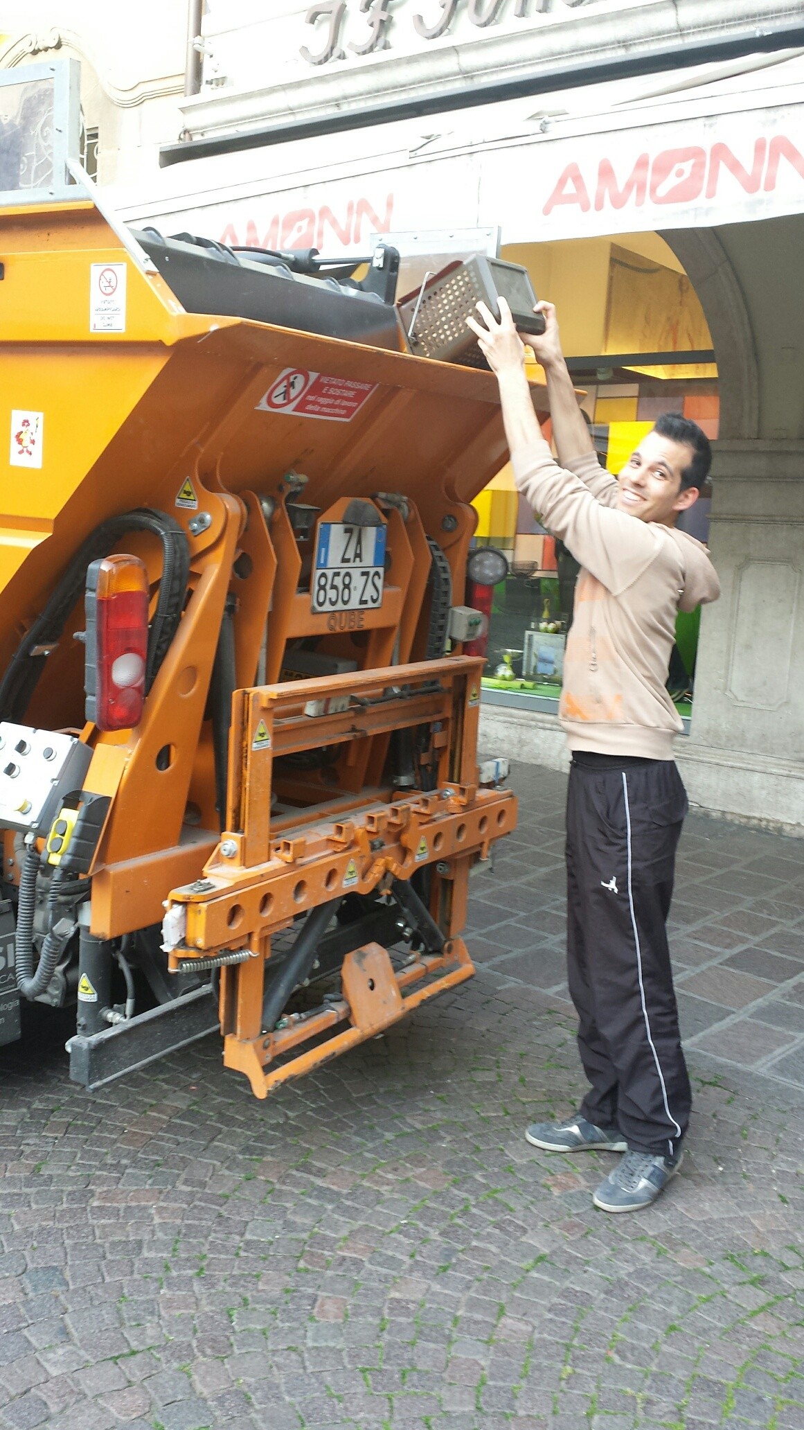 Mobile Biomüllabfuhr in der Altstadt - Raccolta mobile dei rifiuti organici nel centro storico