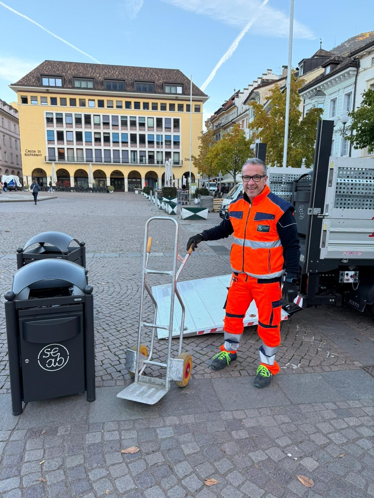 Erneuerung der Abfalleimer - Sostituzione dei cestini